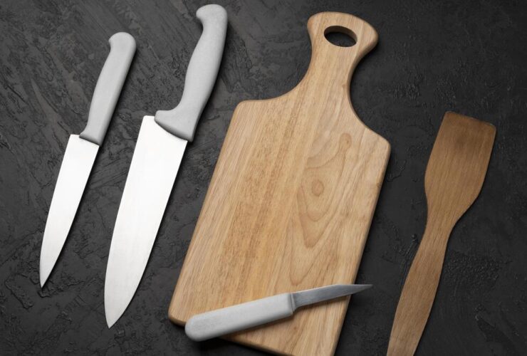 How-to-Dispose-Kitchen-Knives-Feature-Image
