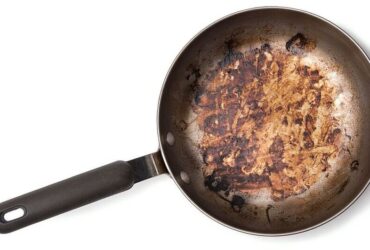 5-Easy-Methods-To-Clean-A-Burnt-Pan