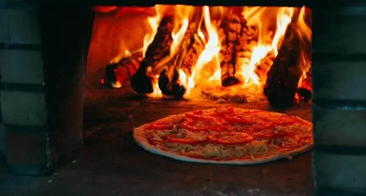 Best-Temperature-To-Cook-Pizza-In-A-Wood-Fired-Oven